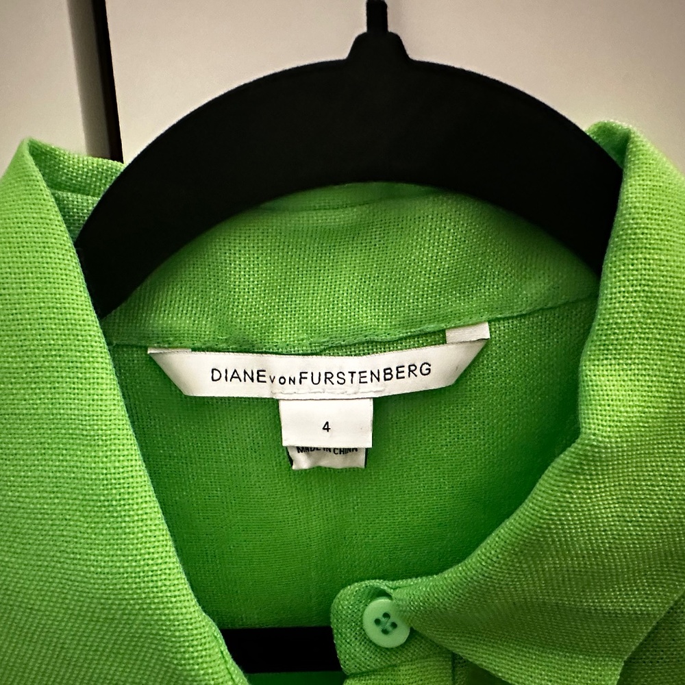DVF Diane von Furstenberg fluoro green buttoned shirt - New without tags